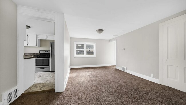 Building Photo - 574 2nd Ave
