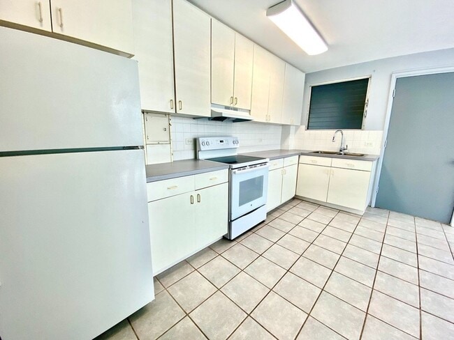 Building Photo - 2nd floor walk-up Makiki 1-bedroom, 1-bathroom, Near Punahou, UH Manoa, Kapiolani Hospital