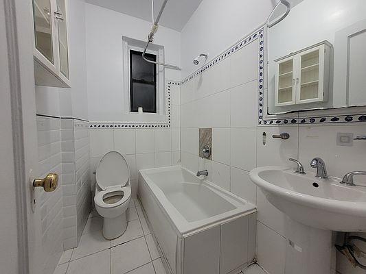 Foto del edificio - 2 bedroom in Bronx NY 10462