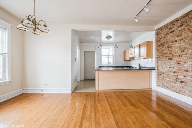 Dining ROom/Kitchen - 1450 W Rascher Ave