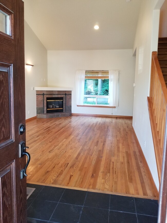Building Photo - 3532 Skylark Loop