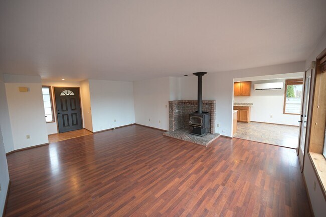 Foto del edificio - 2+ bed 2 bath home in Dungeness Heights, S...