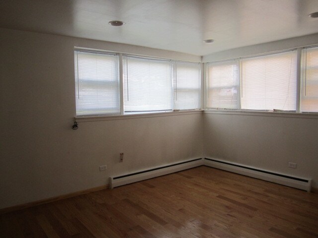 Building Photo - 8617 Grand Ave