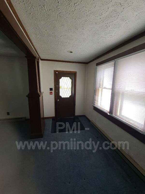Building Photo - 556 N 12th St