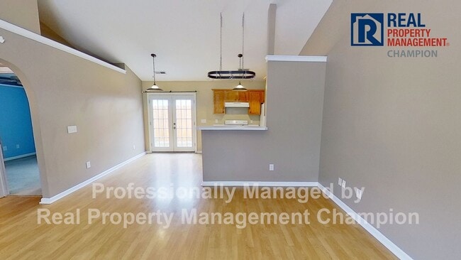 Building Photo - 811 Grathwol Dr