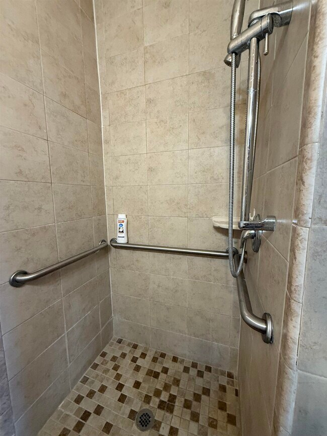 Foto del edificio - 3315 San Agustin Ave