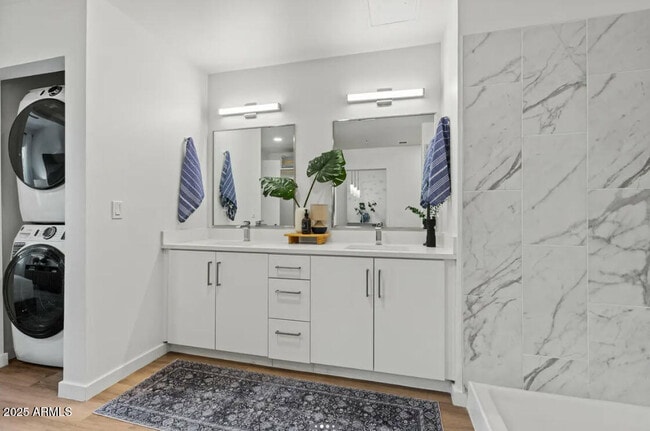 Building Photo - 301 W Roosevelt St