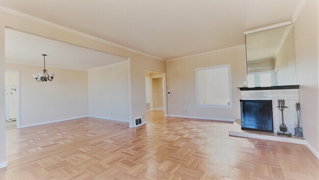 Living room/ Dining - 17 Lupine Ave