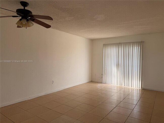 Foto del edificio - 13725 NE 6th Ave