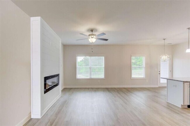 Foto del edificio - 6396 Pine St