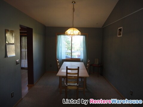 Building Photo - 9508 Ranchview Ln N