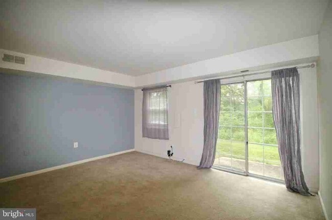 Building Photo - 38 Barclay Ct