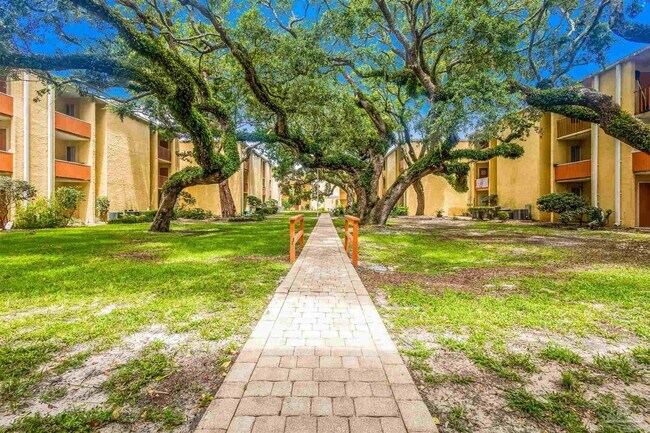 Foto del edificio - 209 W Miracle Strip Pkwy