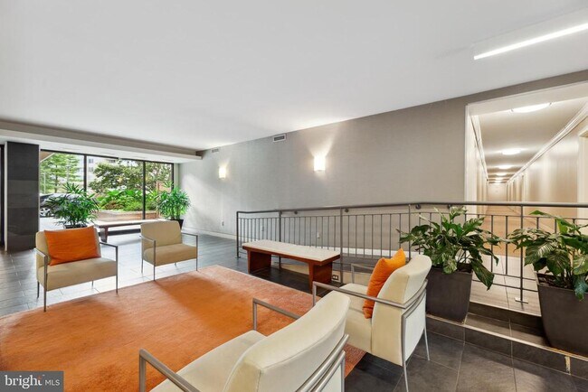 Foto del edificio - 2939 Van Ness St NW