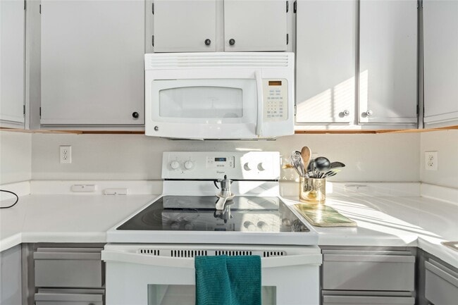 Building Photo - 3231 Allen Pkwy