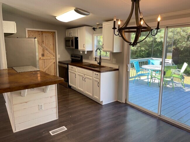 Building Photo - 3485 Foxmeadow Ln