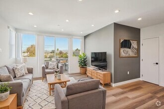 Building Photo - IM 21