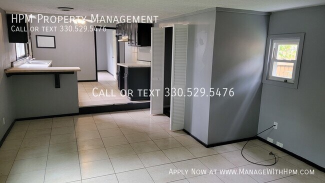 Foto del edificio - Cozy 2 bedroom house in Akron