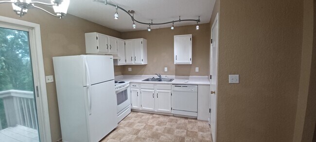 Foto del edificio - 3309 Cassidy Rd