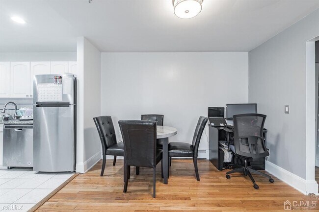 Building Photo - 1 br, 1 bath House - 118 Cricket Ln