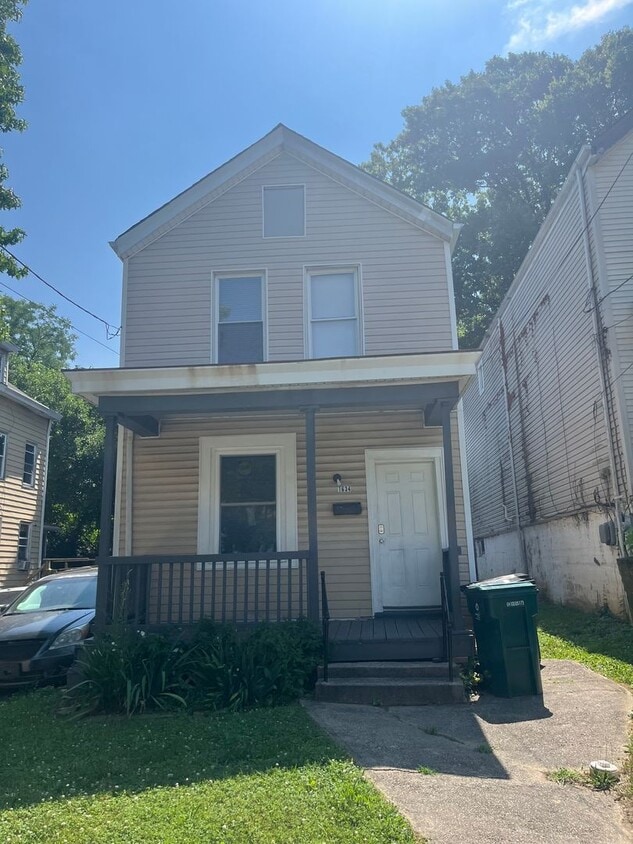 Photo - 1634 Dewey Ave | 2 Beds, 2 Bath