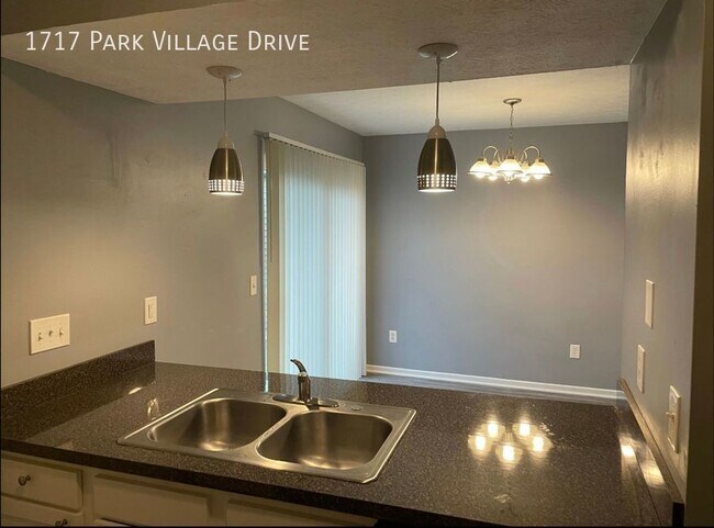 Foto del edificio - Beautiful Townhome 2 Bed 2.5 Bath!