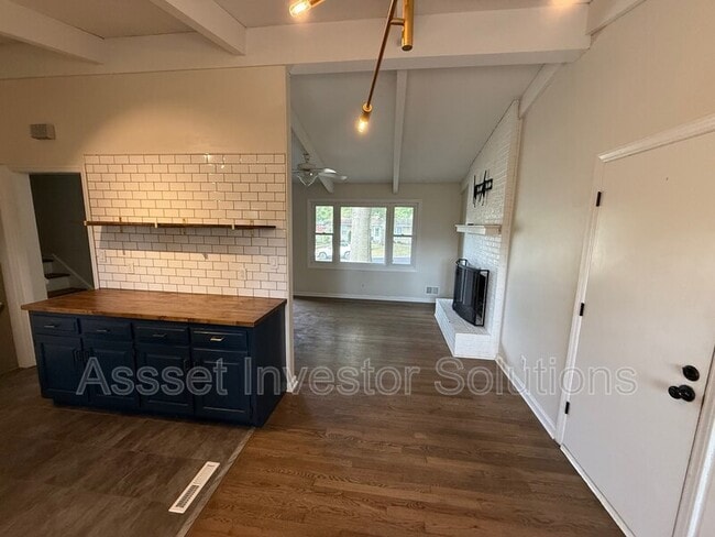 Building Photo - 7945 Falmouth St