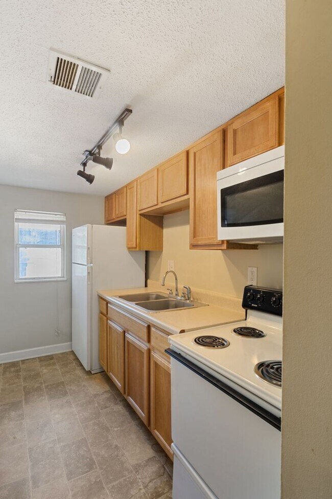 Foto del edificio - 3609 Balsam Ave