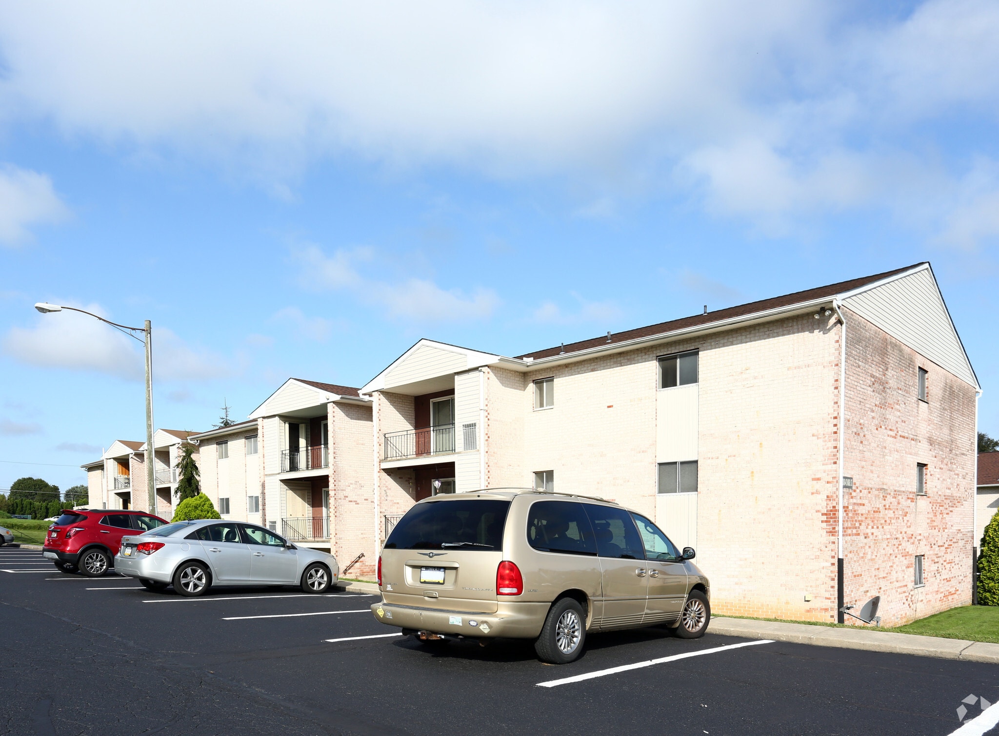 Orchard Hills Apartments photo 5