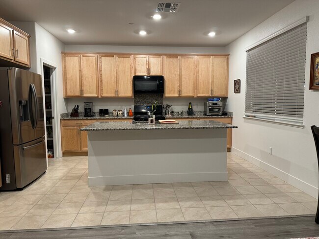 Building Photo - 205 Wooley Creek Way