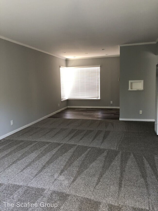 Foto del edificio - 440-460 Angus Ave W