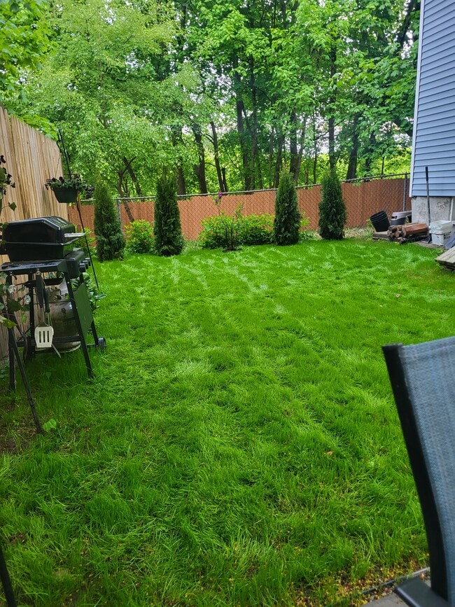 Foto del edificio - 14 Springfield Ct