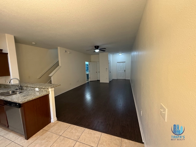 Building Photo - BEAUTIFUL 2 bedroom, 2.5 bath  townhome  F...