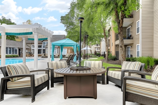 Building Photo - 1070 Main Apartments