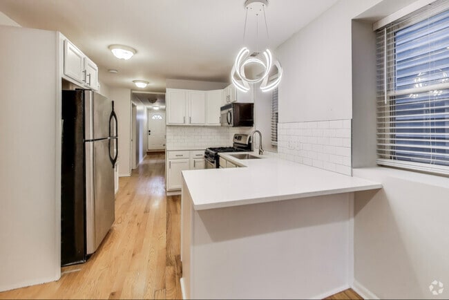 Building Photo - 2621 N Drake Ave