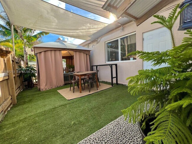 Foto del edificio - 2040 NE 183rd St