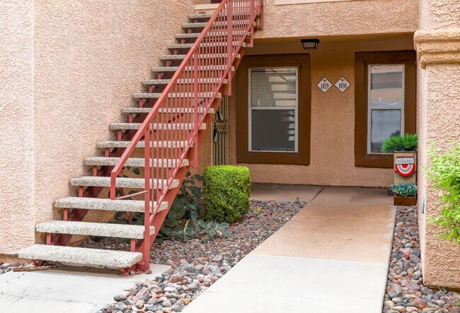 Foto del edificio - 2 Bed, 2 Bath 1st Floor Condo In West Las ...