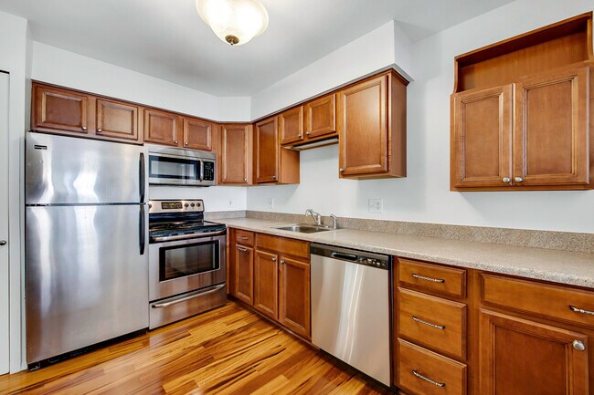 Building Photo - 1150 Catalpa Dr
