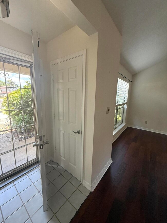 Building Photo - 1305 Ariel Ct