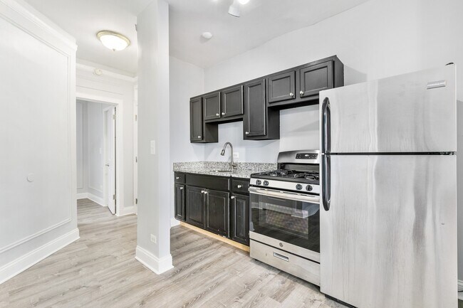 Foto del edificio - 5860 N Kenmore Ave