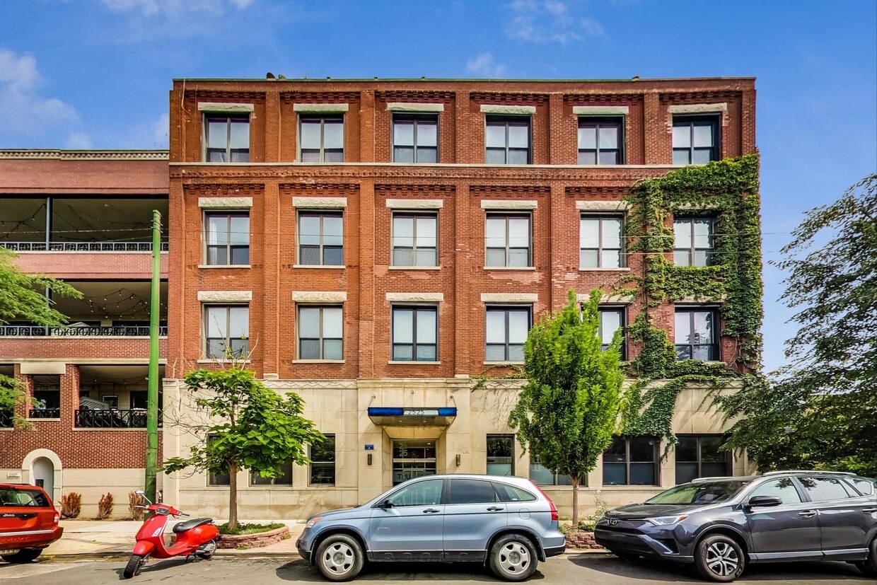 Primary Photo - 2525 N Sheffield Ave