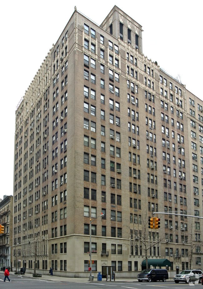 Building Photo - 685 W End Ave