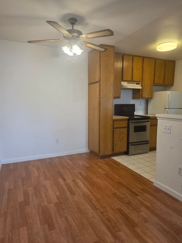 Building Photo - 23395 La Crescenta