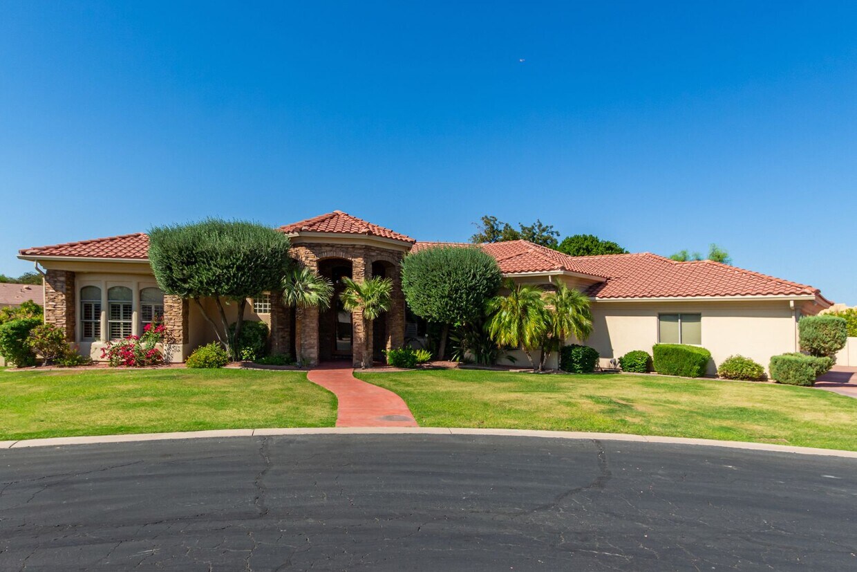 Primary Photo - Remarkable 5Bed/4Bath home is in the prest...