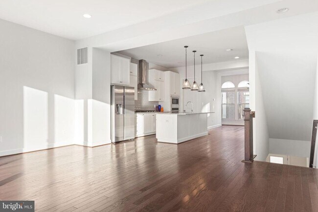 Foto del edificio - 20692 Glenmont Ter