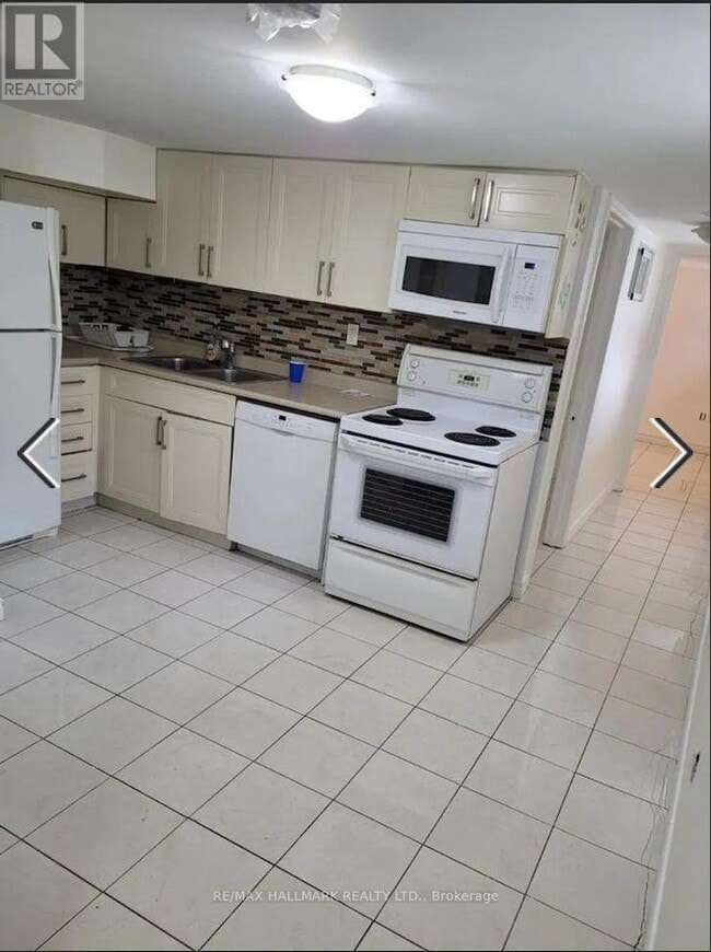 Photo du bâtiment - 702 Bathurst St