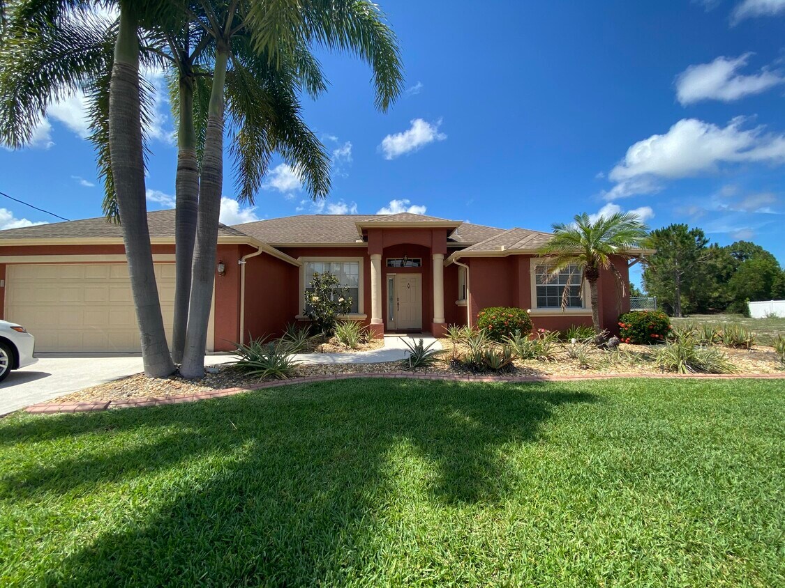 Foto principal - 581 SW Lairo Ave