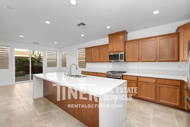 Building Photo - 8425 Amber Vly Ln