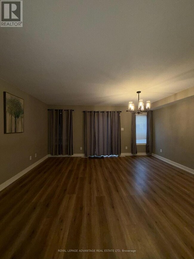 Photo du bâtiment - 5 Staples Blvd