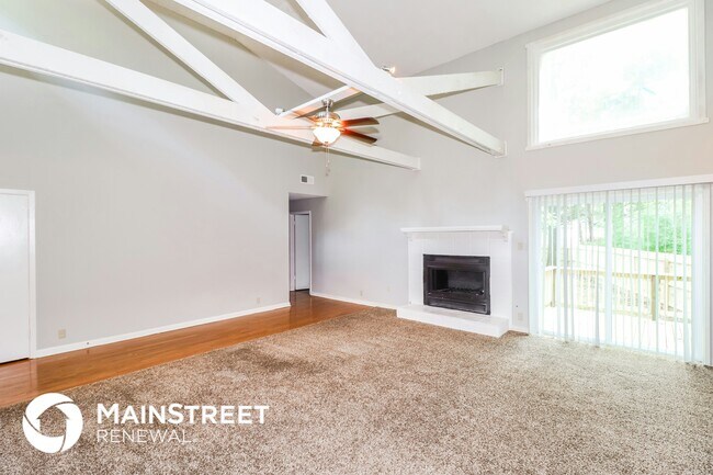 Foto del edificio - 9143 Gainsborough Dr